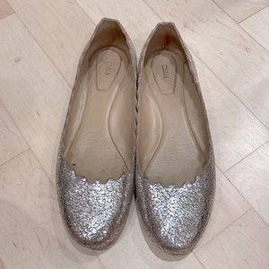 Chloe scalloped edge flats
